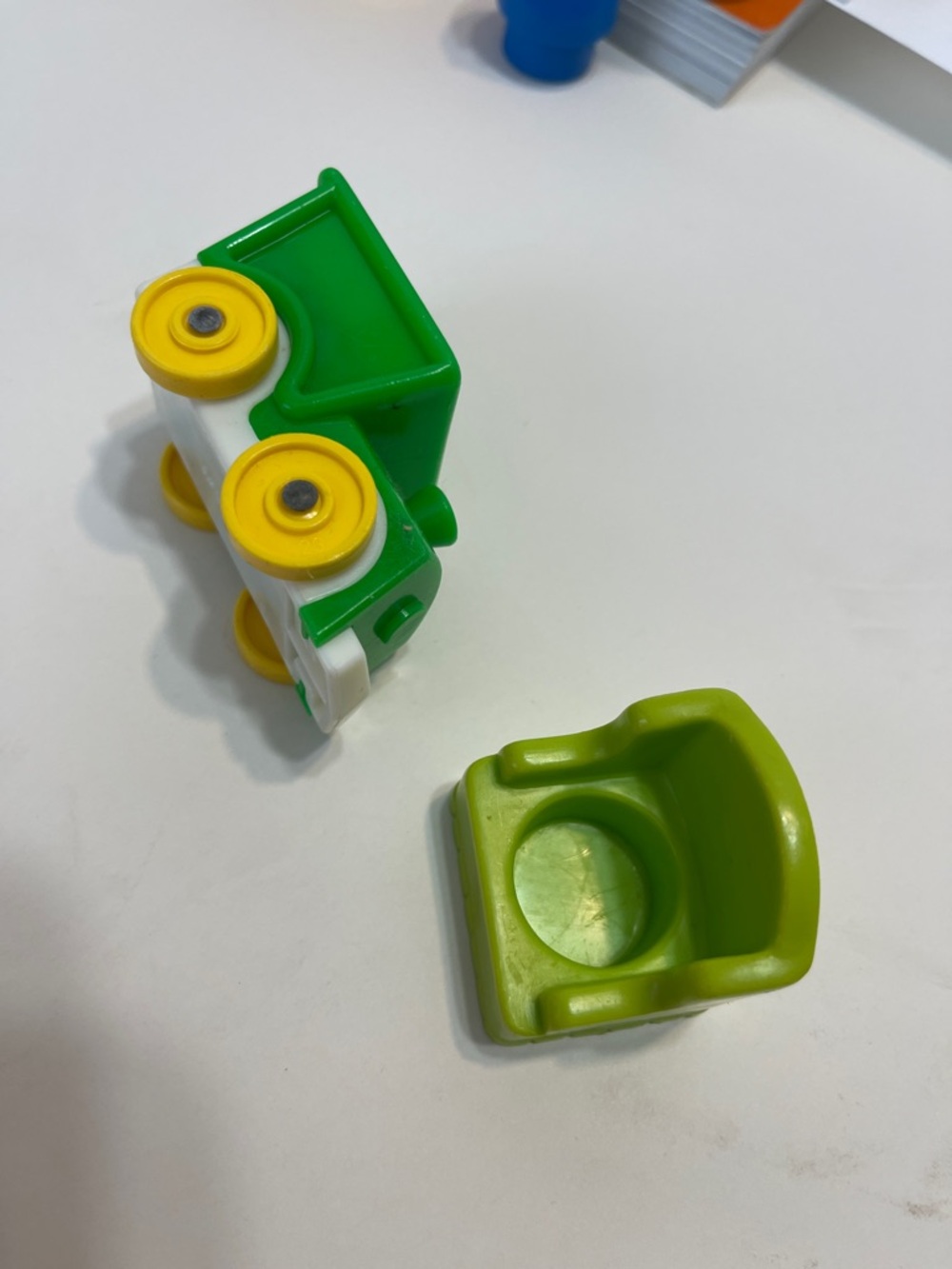 Vintage Fisher Price Little People Furniture Nursery Baby Crib Chair Tricycle - Picture 15 of 15